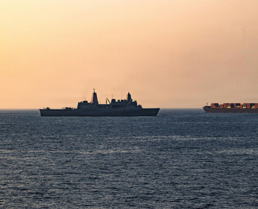 14_W&F_26-2_U_S_Forces_Patrol_Arabian_Sea_near_M-V_Touska_(9629498)