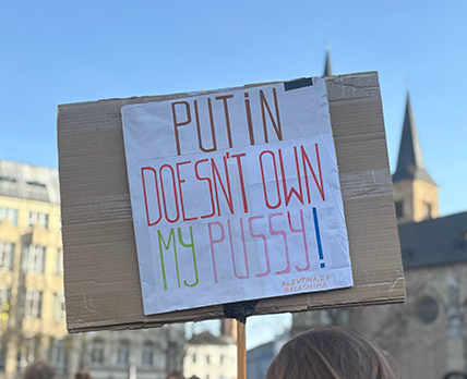 8_W&F_26-2_Putin doesnt own my pussy_FAR NRW 8.3